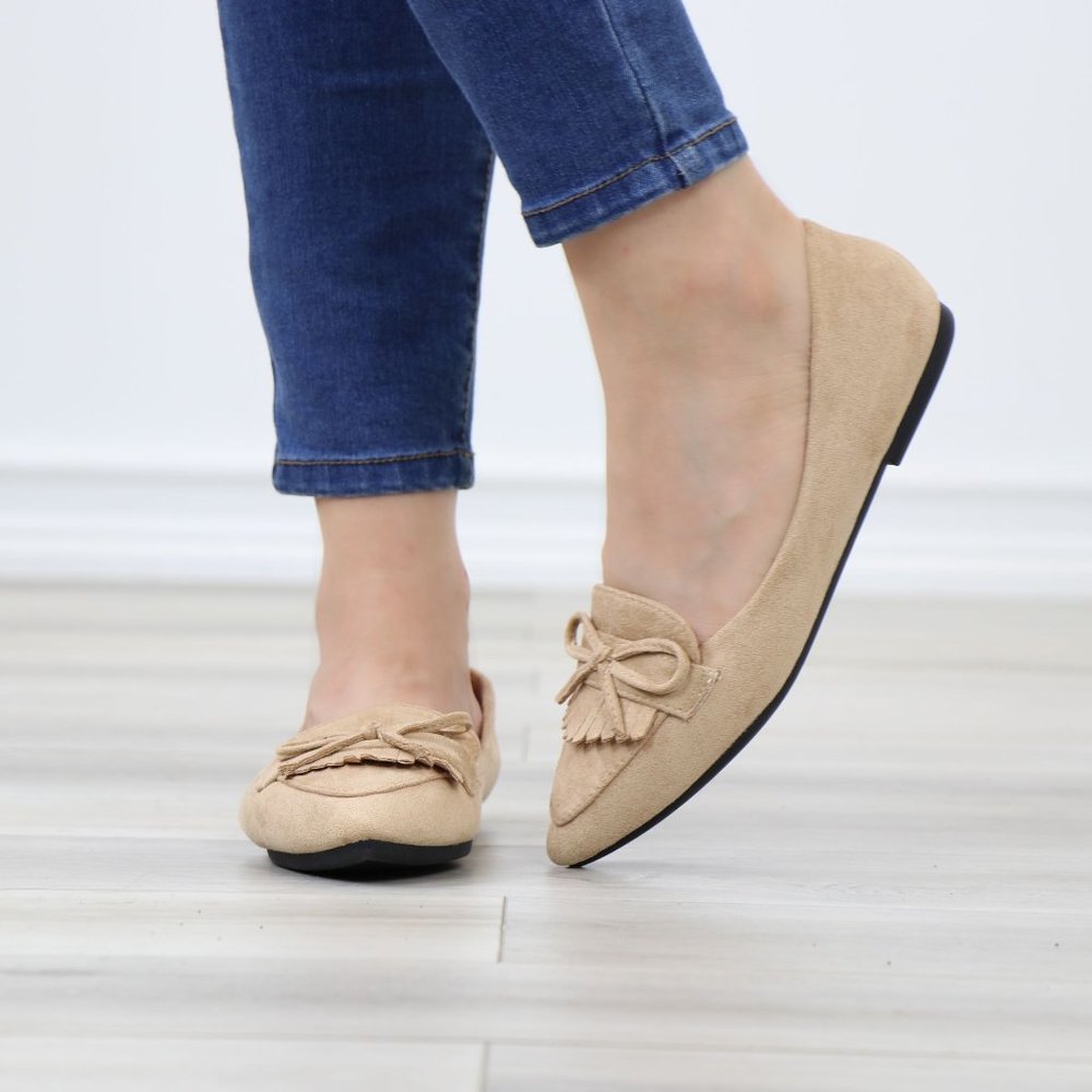 Tan Faux Suede Pointed Toe No Heel Flat Loafers Shoe Bow Tassel Decor Slip On - Picture 11 of 14